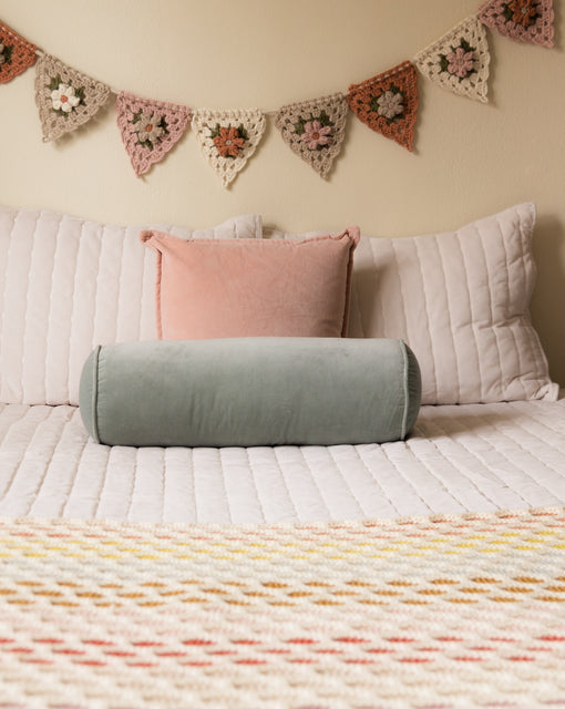 Granny Tri Bunting Crochet Kit